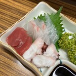 立呑み処 入部酒店 - お造り盛り合わせ