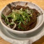 立ち呑み 庶民 大阪駅前第三ビル店 - 牛肉の煮込み（250円『税込み』）