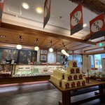 竹風堂　 - 店内へ入りますと重厚感漂う造りで…
何とも格式高い雰囲気です(*´-`)