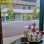 チャイニーズファン - 窓からの景色