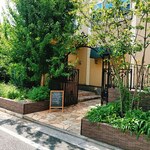 パンとお菓子と小さなレストラン bee - 