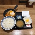 吉野家 - ハムエッグ納豆定食
      
      