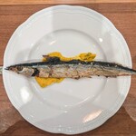 La Stalla - 秋刀魚のアフミカート。焼いたのち最後に軽く燻製をかけているそうです