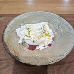 La Stalla - 馬刺しとモッツァレッラ。この辺で今日はすごいことになりそうだと思い始めています