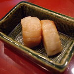 寿司一 - optio A30で撮影。帆立の酒盗漬。