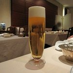 中国飯店 富麗華 - プレミアム生ビール　\880