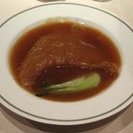 中国飯店 富麗華 - フカヒレの姿煮込み