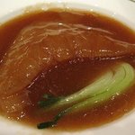 中国飯店 富麗華 - フカヒレの姿煮込み