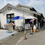 カクキュー - せっかくなので、八丁味噌ソフトクリームを、買うのです