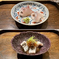 御料理 ふじ田 - （上）向付①：銚子産ヒゲソリ鯛＆長崎産ヒラマサ
                      
                      （下）向付②：長崎産タチウオの炭炙り、辛味大根ポン酢