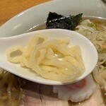 舟場 - 曽我製麺の中太麺