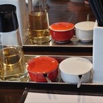 野方餃子 本店 - 卓上調味料