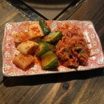 邦 - キムチ盛り合わせ
