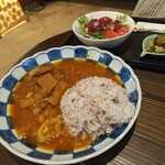 ししまる食堂 - 妻が頼んだ豚すね肉と冬瓜のカレーライス