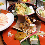Shunsai Nakayoshi - ≪本日のおまかせコース≫3,500円・5,000円・6,000円・7,000円の4種類ございます。季節の食材を贅沢に使用致しました。
