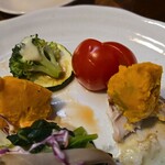 キッチン ブルー グローブ - ポワレにパンプキンポテサラを乗せて