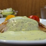 キッチン ブルー グローブ - 横から、イナダのホワレは肉厚