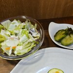 キッチン ブルー グローブ - サラダ、お新香のアップ