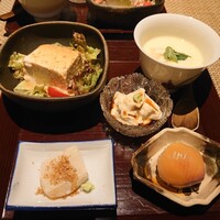 りょうり屋 くどう - 壱の膳❤️左下の胡麻豆腐が最高過ぎました♪