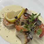 Tucusi - 白身魚とエビのソテー