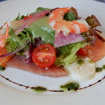 ビストロ ルポルポ - 前菜（マグロのカルパッチョ）