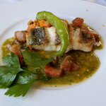 ビストロ ルポルポ - スズキのポアレ冷製ソース添え