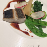 神楽坂 鉄板焼 中むら - 山口県産鰆のポアレ、春野菜と筍の炊き合わせと共に　フォンドボーと鰆のお出汁で