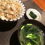 神楽坂 鉄板焼 中むら - ガーリックライスと味噌汁