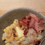 明けましておめでとうございます - 鮭・とうもろこしのご飯  バターと鰹節の味変