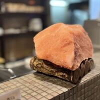 みやび 六本木店 - 岩塩の塊