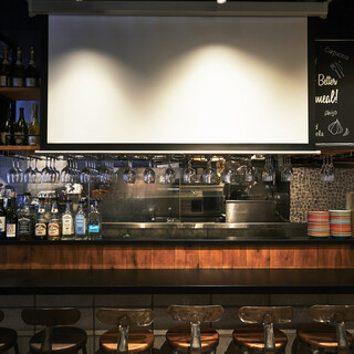 結婚式二次会やパーティに最適◎プロジェクターとマイク完備