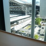 日本料理 加賀屋 - 窓から大阪駅