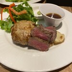 格之進 ハンバーグ&バル - ハンバーグ(50g?)と熟成肉(50g?) ¥3,480円　和風ソース別売り￥200円