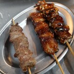 もつ焼つみき 神田駅前店 - 左からかしら、あぶら、なんこつ