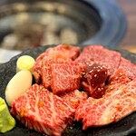 炭火焼肉 久 - ほらほら。 この見栄え。 食べる前からわかります。 高価な山葵も惜しみなくたっぷり。