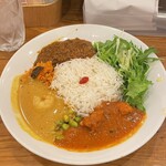 カンテグランデカレー サン広場店 - 選べる3種のカレープレート　1300円
                                (バターチキン、海老、ドライキーマ)