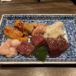 炭火焼肉 久 - ホルモン6種