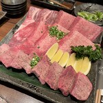 焼肉鍋問屋　志方 - 