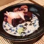 すし匠 - 煮蛸:五島列島の藻塩とワサビで