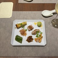 ON the TABLE CHINESE -  ON the TABLE CHINESE -