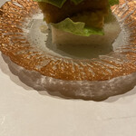 馳走菴 ひじり - ハモの唐揚げをサンドイッチしてあります。