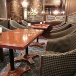 英國屋 - 落ち着きあるクラシックな店内