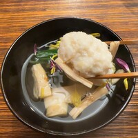 料理屋まえかわ - 真薯の中には鱧と鱧の卵が入っている