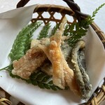 郷土料理ともん - イワナの骨煎餅