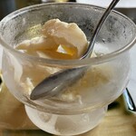 郷土料理ともん - イタドリのアイスクリーム