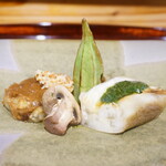 쿠라쇼우 - 白茄子とオクラ(ダビデの星)、木の芽と山椒オイルの焼きなす、甘酒田楽UP