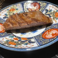 和牛lab K - タン元、横から