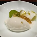 奈良屋町 青 - 【写真⑬】シャインマスカット、ヨーグルトムース入り飴細工、4種のハーブのアイスクリーム、白葡萄ゼリー