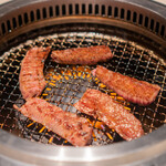 Yakiniku Ushifuji Nishi Shinjuku Honten - 黑毛和牛腹肉