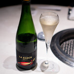 Yakiniku Ushifuji Nishi Shinjuku Honten - 这里是畅饮的葡萄酒